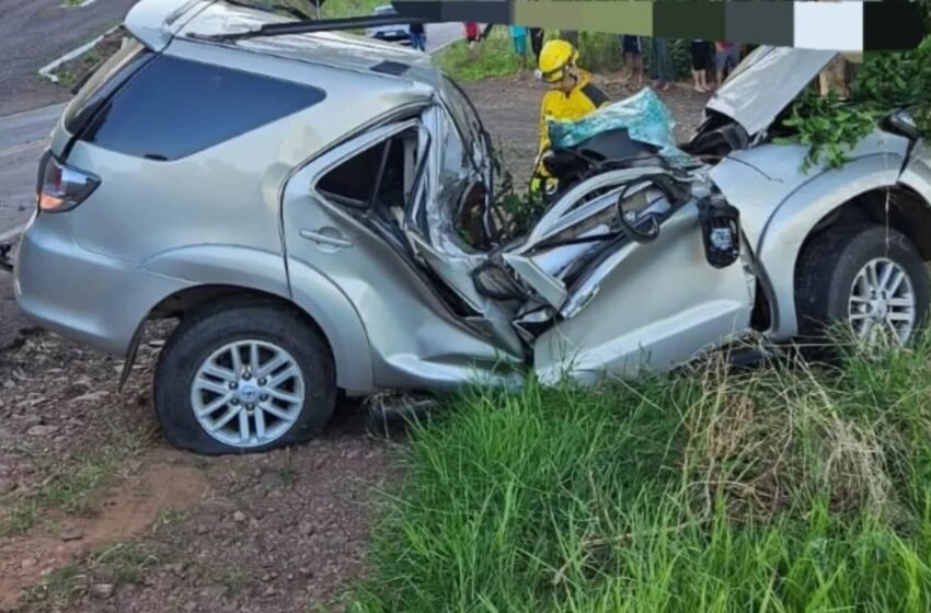  Homem de 62 anos morre após colidir carro contra árvore na SC 156