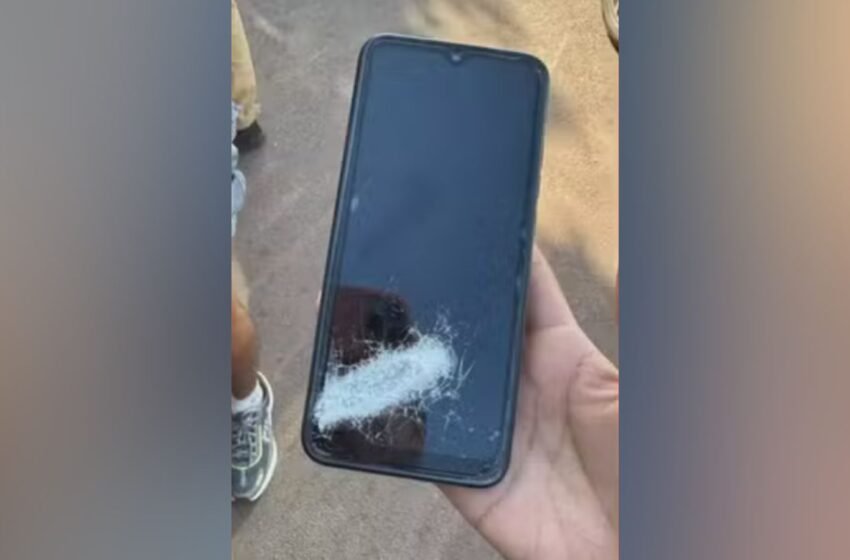  Homem é salvo por celular no bolso da calça após ser alvo de disparo de arma de fogo