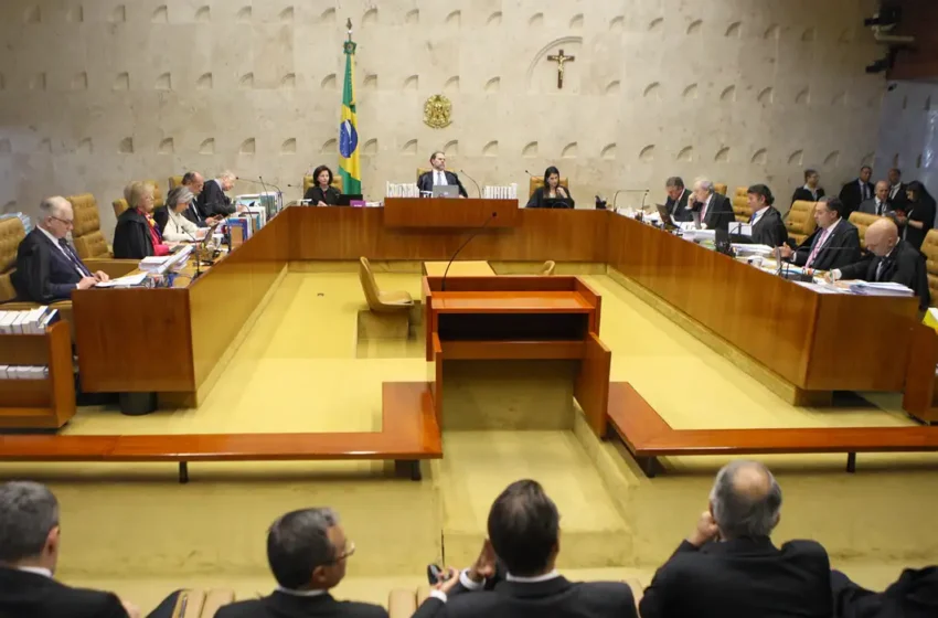  Maioria do Supremo Tribunal Federal vota por manter símbolos religiosos em órgãos públicos