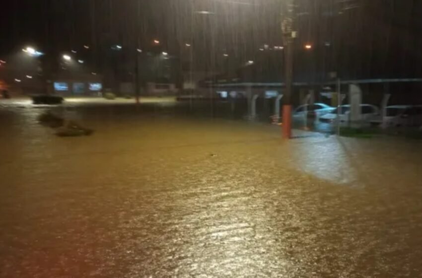  Santa Catarina segue com previsão de chuva persistente e volumosa nesta segunda-feira (09)