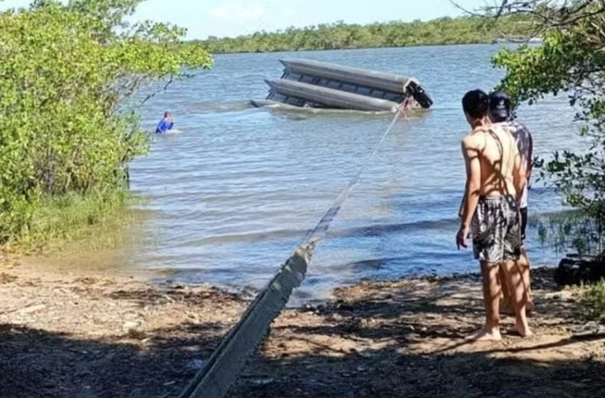  Bebê de 8 meses morre afogada após catamarã virar no mar no litoral catarinense