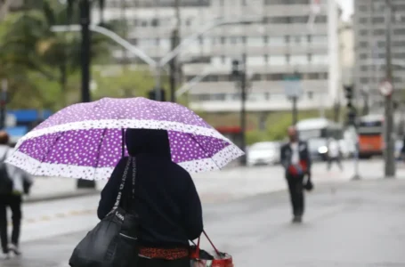 Chuvas fortes devem seguir até o final de semana no Brasil, segundo previsão do Inmet