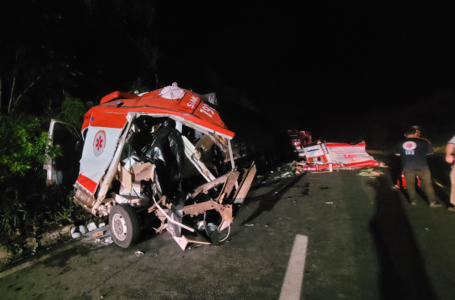 Quatro pessoas morrem após grave colisão entre caminhão e ambulância do SAMU na BR-476